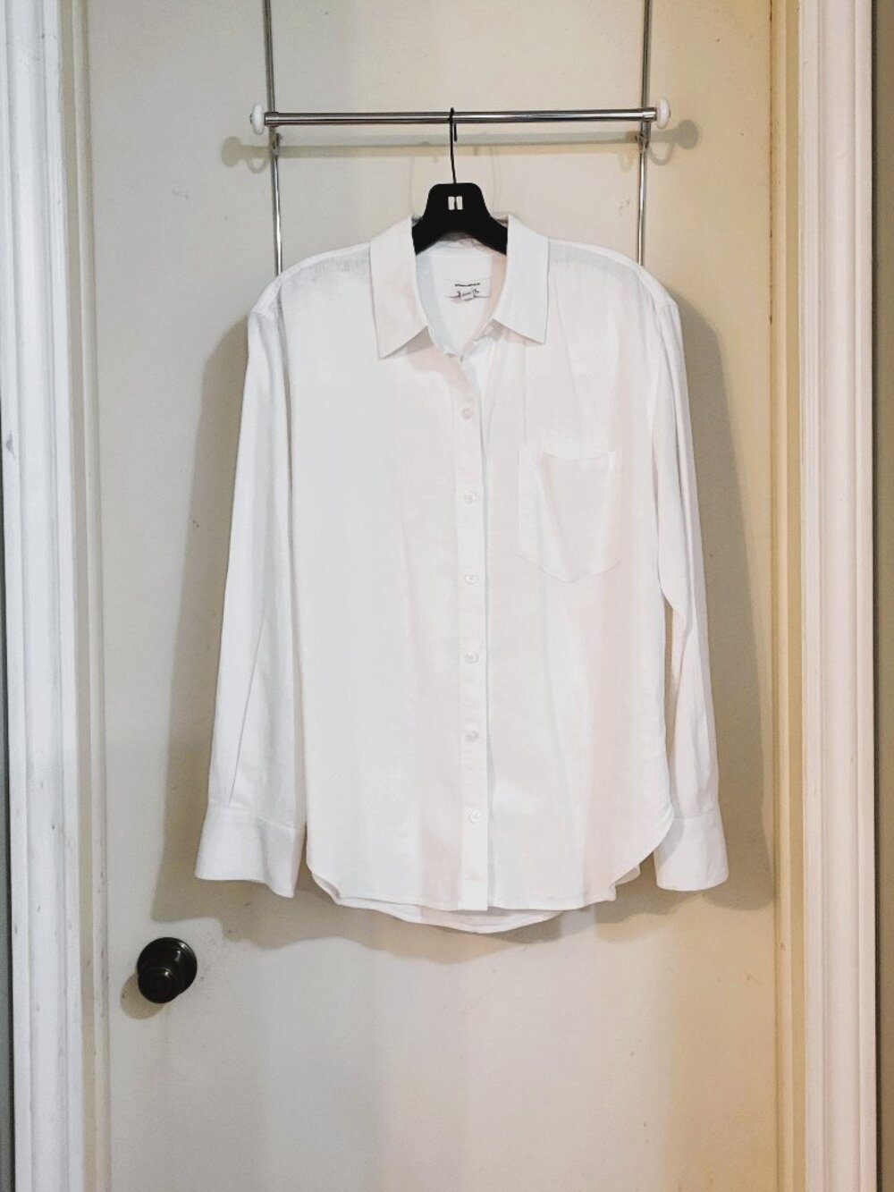 Banana Republic Linen-Blend Long Sleeves Shirt - Size Medium.  White - Picture 4 of 9